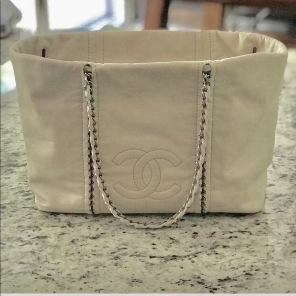 SOLD HP🎉💖Cream Chanel handbag - Picture 2 of 8